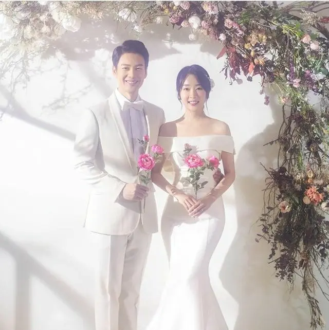 俳優カン・ソンミン＆チョン・アラ夫妻、結婚1年で第一子誕生（画像提供:wowkorea）
