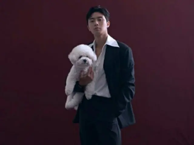 俳優パク・ソジュン、愛犬シンバとの家族写真を公開…“愛情＆クールさ＆世界観”すべてが満点（画像提供:wowkorea）