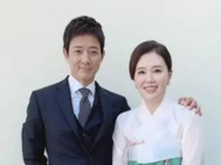 俳優チェ・スジョンと妻で女優のハ・ヒラ、韓服を着て甥っ子の結婚式に参加…甘い動画を公開