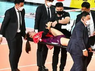 ＜韓国女子バレー＞試合中に選手が負傷で倒れるも…医療スタッフがおらず搬送も遅れる