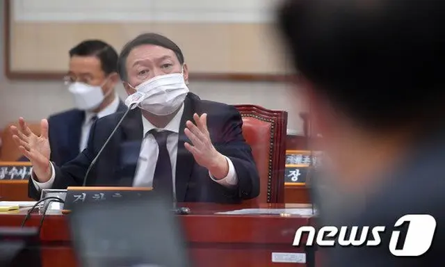 ユン・ソンニョル（尹錫悦）検事総長、チュ長官の一方的な監察指示に不快感=韓国（提供:news1）