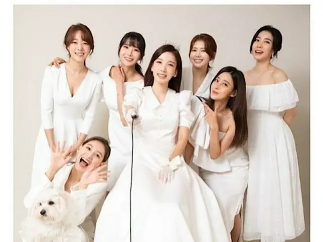 ジスク（元RAINBOW）結婚祝いのために「RAINBOW」メンバー総出動...友情が輝くウェディング写真（画像提供:wowkorea）