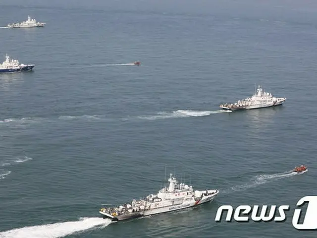 韓国海洋警察により、銃殺された公務員の遺体捜索がなされている様子（画像提供:wowkorea）