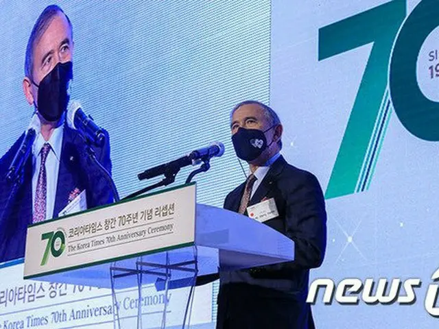韓国ソウルのロッテホテルで開かれた「コリアタイムズ創刊70周年」のイベントで祝辞を述べている、ハリー・ハリス駐韓米国大使（画像提供:wowkorea）