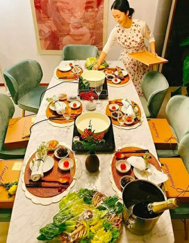 イ・ジョンヒョン、ソン・イェジン＆コン・ヒョジン＆オ・ユナらを招待して食事会を開催（画像提供:wowkorea）