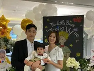 女優チャン・シニョン、夫カン・ギョンジュンとビジュアル最高の家族「今年最高の1日」