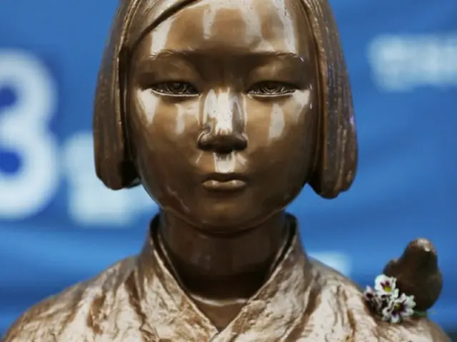 慰安婦を象徴する「平和の少女像」（画像提供:wowkorea）