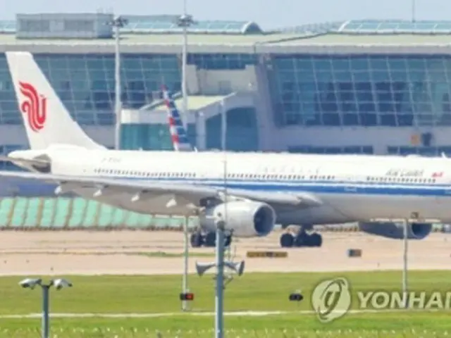 9月4日、仁川国際空港を出発する韓国・現代自動車のチャーター機＝（聯合ニュース）