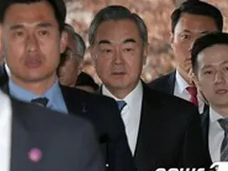 王毅外相 日本に続き韓国を訪問…日本から韓国へ出発＝韓国