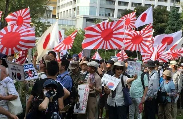 極右性向の日本人たちが“嫌韓”ヘイトスピーチをしている様子（画像提供:wowkorea）