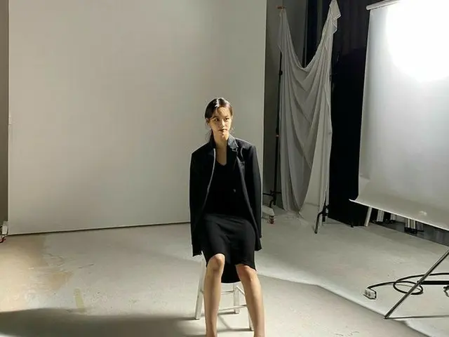 ヘリ（Girl’s Day）、完ぺきなプロポーションでオールブラックファッションを公開 「手の平で隠れそうな小顔」（画像提供:wowkorea）