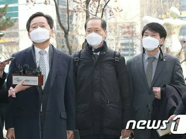 韓国検事総長の懲戒執行停止めぐる審理、2時間ほどで終了（画像提供:wowkorea）