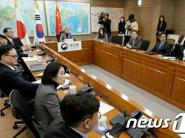昨年3月に開催された日中韓TV会議の臨んでいる、康京和 韓国外相（画像提供:wowkorea）