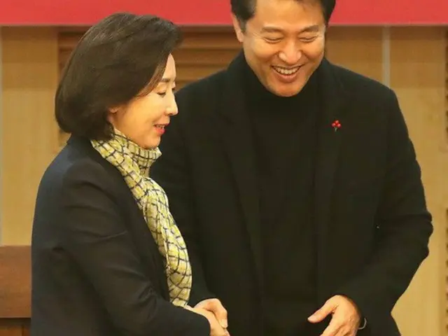 ナ・ギョンウォン元国民の力議員（左）とオ・セフン元ソウル市長（右）（画像提供:wowkorea）