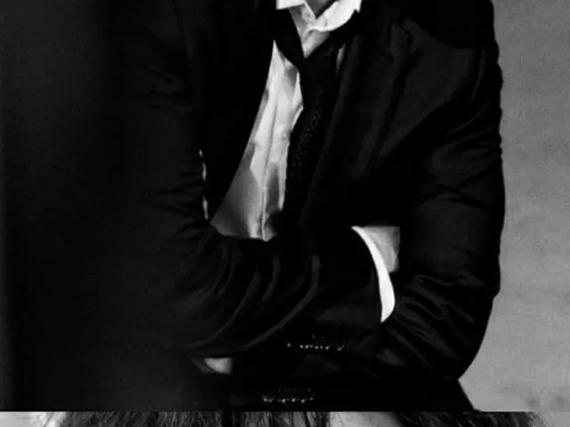 俳優キム・ウビン、白黒から感じられるカリスマ（画像提供:wowkorea）