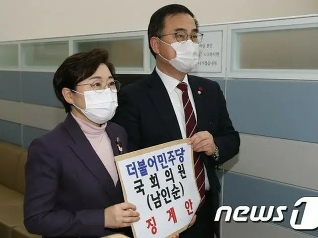 金汀才（左）、チェ・ヒョンドゥ（崔炯斗、右）国民の力議員（画像提供:wowkorea）
