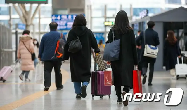 10日、韓国ソウル駅の帰省客の様子（画像提供:wowkorea）