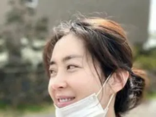 女優ソン・ユナ、夫ソル・ギョングが写した清純美…全てが幸せだった週末