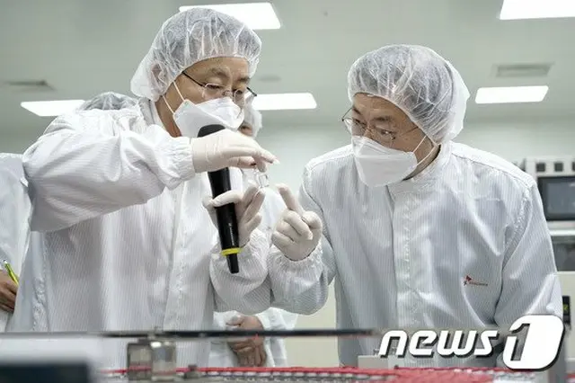韓国、文大統領「最小残留型注射器」中小企業を称える（画像提供:wowkorea）