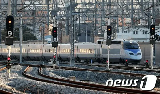韓国高速鉄道列車内で飲食の女性を告訴（画像提供:wowkorea）