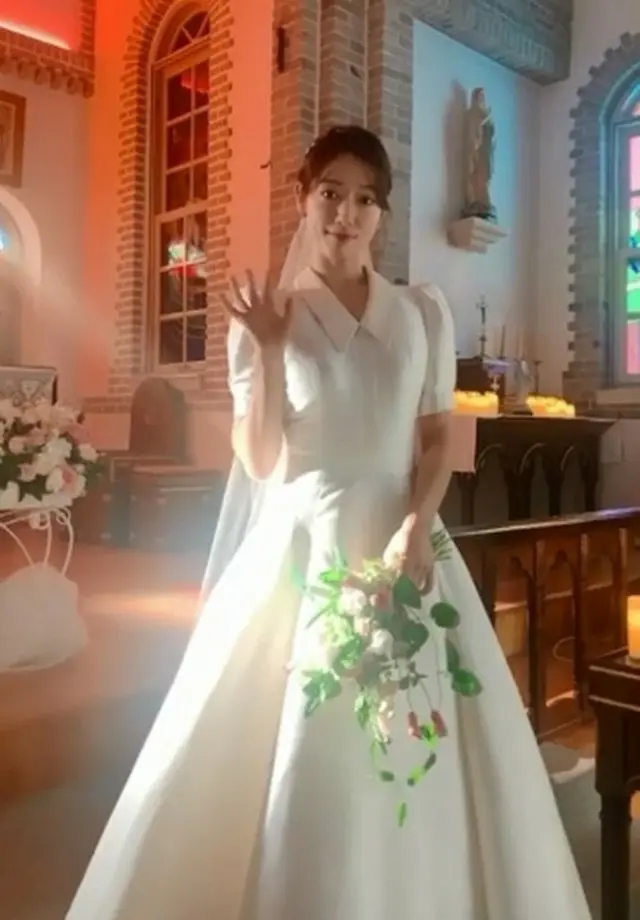 【トピック】女優パク・シネ、ときめくウェディングドレス姿が話題（画像提供:wowkorea）