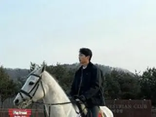 ソン・ジュンギ、乗馬練習の映像を公開、まさに「白馬の王子」