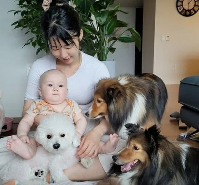 サユリの息子ゼンくん、愛犬たちが見守ってくれる「恋しい天使」（画像提供:wowkorea）