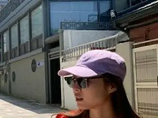 女優イ・ヨニ、夫が撮ってくれた？洗練された日常にスヨン（少女時代）も「赤と紫を着こなしている」とコメント