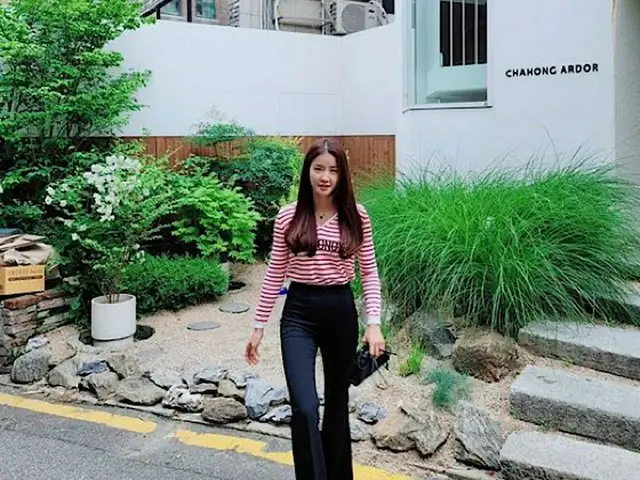 女優イ・シヨン、モデル顔負けのスラリとしたスタイル...無限の脚の長さ（画像提供:wowkorea）