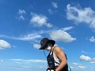 俳優キム・ソンチョル、果敢な登山ファッションに注目 「アイテムフル装備」
