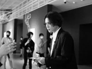 俳優パク・ギウン、「ザ・ビートルズ」の写真展を訪問…ロバート・ウィテカーが撮影の秘蔵ショットに感銘