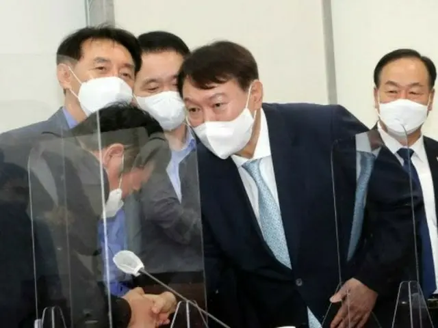 「防疫ルール違反」…批判の的になったユン・ソギョル、103人の議員室を訪問（画像提供:wowkorea）
