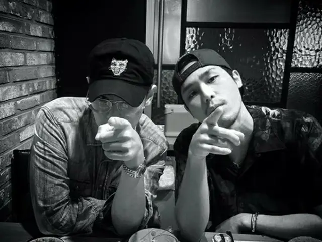 T.O.P（BIGBANG）、ラッパーSik-Kとのツーショットを公開「親しいとは思わなかった」（画像提供:wowkorea）