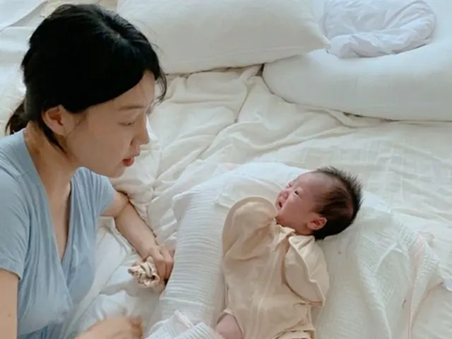 女優ハン・ジヘ、娘ユンスルちゃんとの2ショット写真を公開（画像提供:wowkorea）