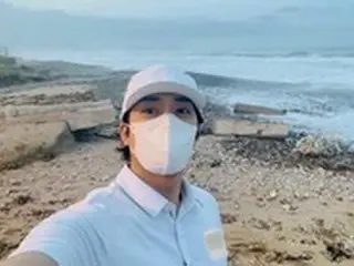 俳優ソン・スンホン、涼しい海の旅…マスクしててもわかる”かっこよさ”で視線強奪