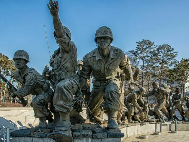 韓国ソウルの戦争記念館、軍人の像（画像提供:wowkorea）