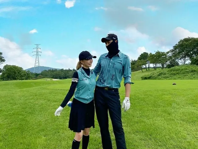 俳優イ・ジフン、妻アヤネさんとゴルフ場でカップルルックを披露（画像提供:wowkorea）