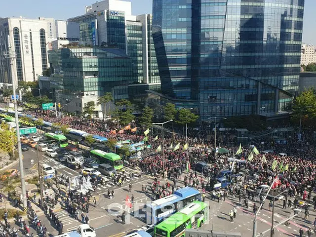 相次ぐ大規模集会にハロウィンまで…ウィズコロナに「赤信号」＝韓国