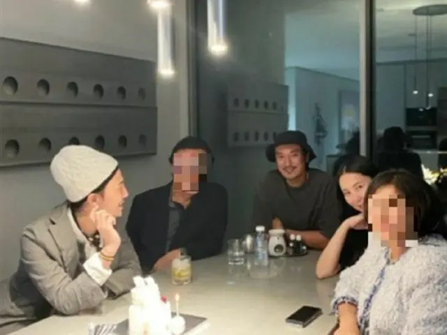 クォン・ダミ＆キム・ミンジュン夫婦、弟のG-DRAGON（BIGBANG）とともに母の誕生会…笑顔いっぱいの家族たち（画像提供:wowkorea）