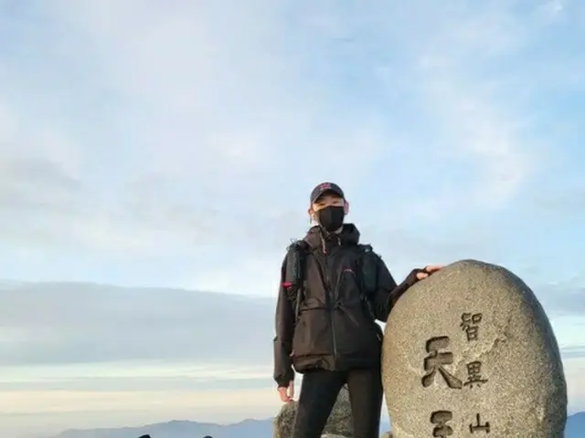 モデルハン・ヘジン、長い足と一緒に登山の認証ショットを掲載（画像提供:wowkorea）