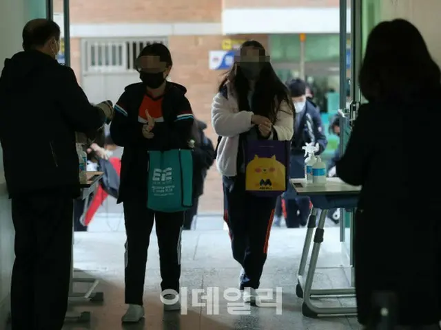 韓国教育部長官「青少年の感染率が成人を超える…学生もワクチン接種を」（画像提供:wowkorea）