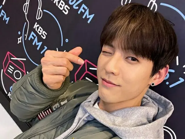 イ・ミンヒョク(BTOB)、ラブリーウインクでときめく“彼氏ショット”1(画像提供:wowkorea)