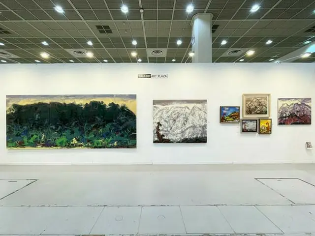 2021 ソウルアートショーでギャラリー「アートプラザ」所属のシン・ヒョングク作家の作品が展示されている。（画像提供:wowkorea）