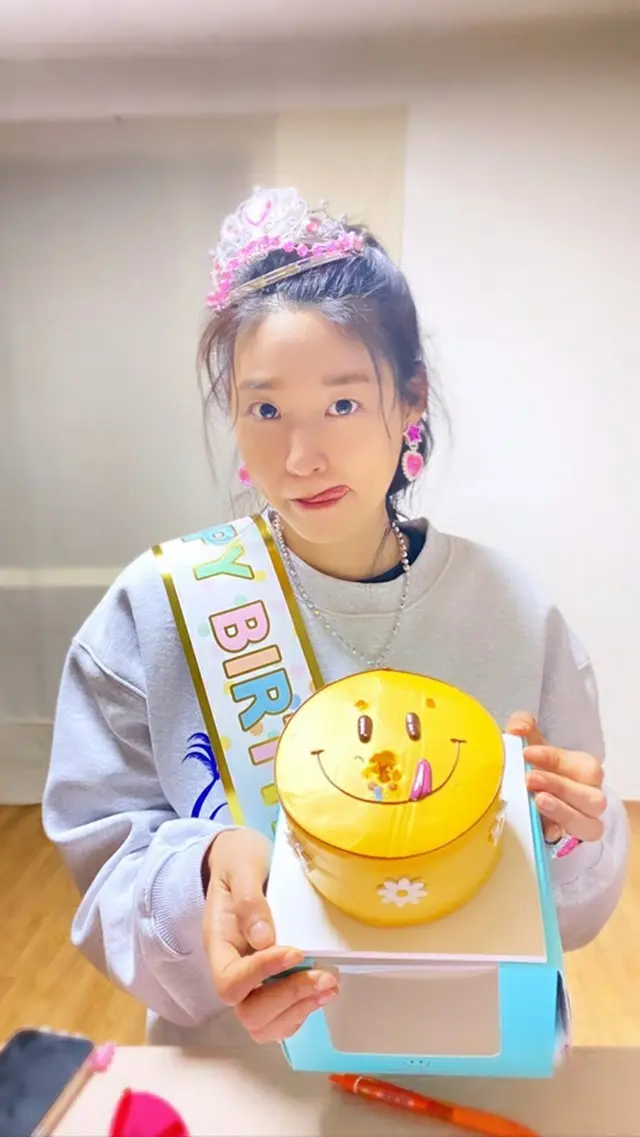 ソリョン（AOA）、自身の誕生日を祝う姿を公開（画像提供:wowkorea）