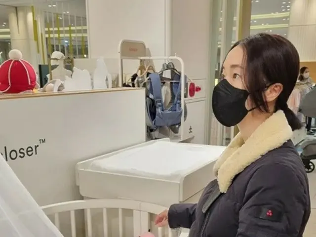 ”妊娠中”女優イ・ジョンヒョン、「かわいいものがいっぱい」…赤ちゃんの部屋作りスタート（画像提供:wowkorea）