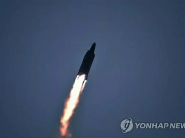 北朝鮮の朝鮮中央テレビは12日、前日行われた極超音速ミサイル発射の様子を報じた（朝鮮中央テレビの映像より）＝（聯合ニュース）≪転載・転用禁止≫