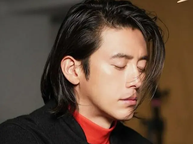 俳優コ・ス、長髪で仕上げた美的ビジュアル…「本当に43歳なの？」（画像提供:wowkorea）