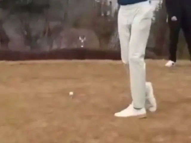 俳優コン・ユ、ゴルフをする姿もかっこいい…圧倒的なフィジカルを披露（画像提供:wowkorea）