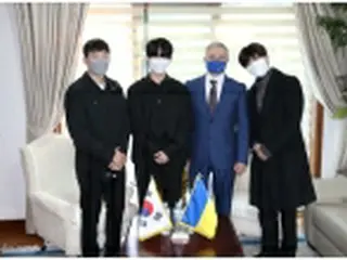 ［韓流］U－KISS　ウクライナ国民のために寄付