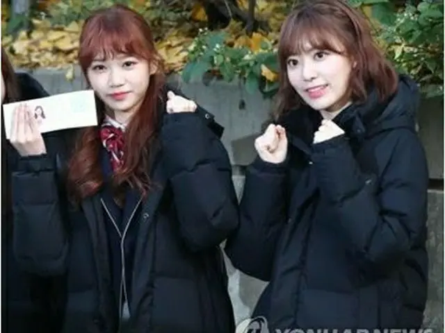 宮脇咲良(右)とキム・チェウォン(資料写真)=(聯合ニュース)